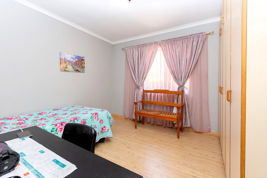 3 Bedroom Property for Sale in Bergzicht Western Cape